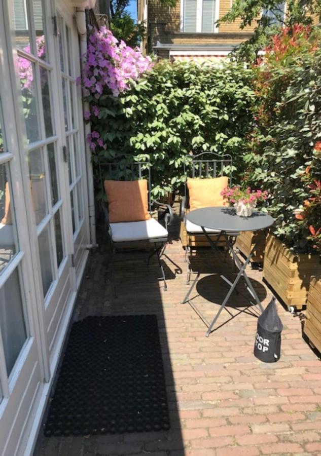 B&B Ereprijs Гаага Экстерьер фото