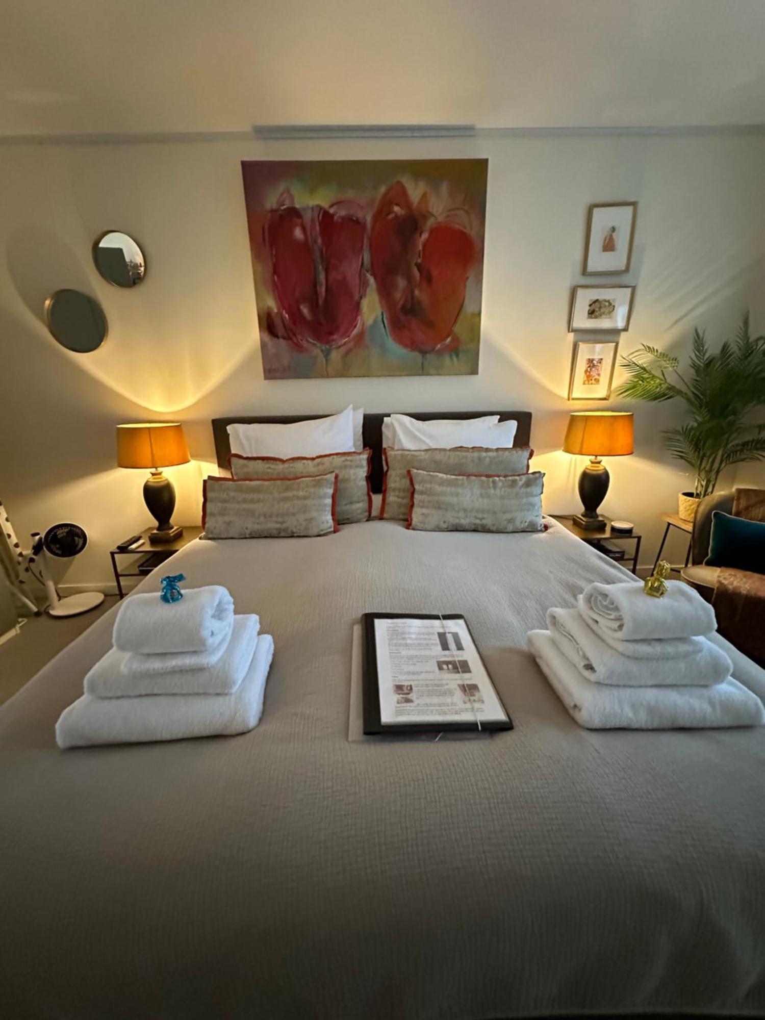 B&B Ereprijs Гаага Экстерьер фото